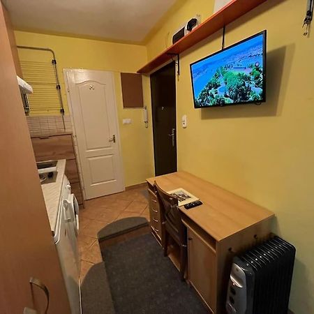 Tiny Private Apartment In Central Buda. Budapeşte Dış mekan fotoğraf